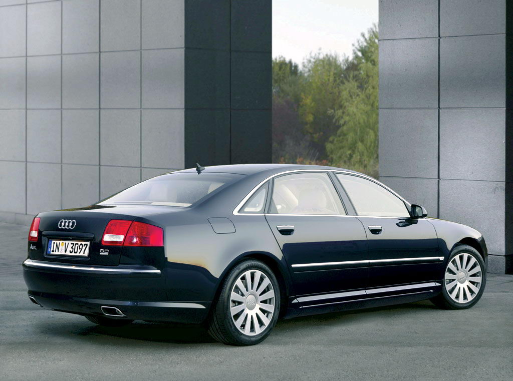 Audi A8 L 6.0 quattro 2003 002.jpg